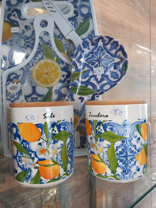 Set 25€ 2 taglieri 1coltello sale zucchero poggiamestoli