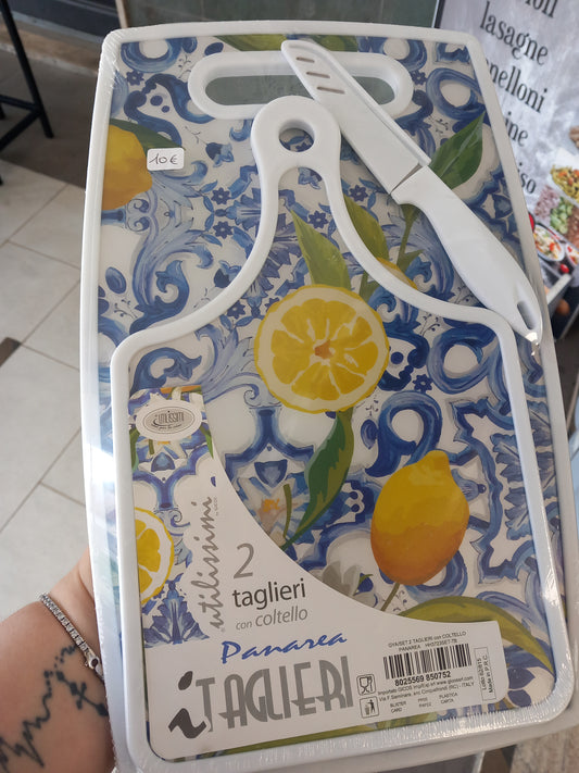 2 taglieri con coltello
